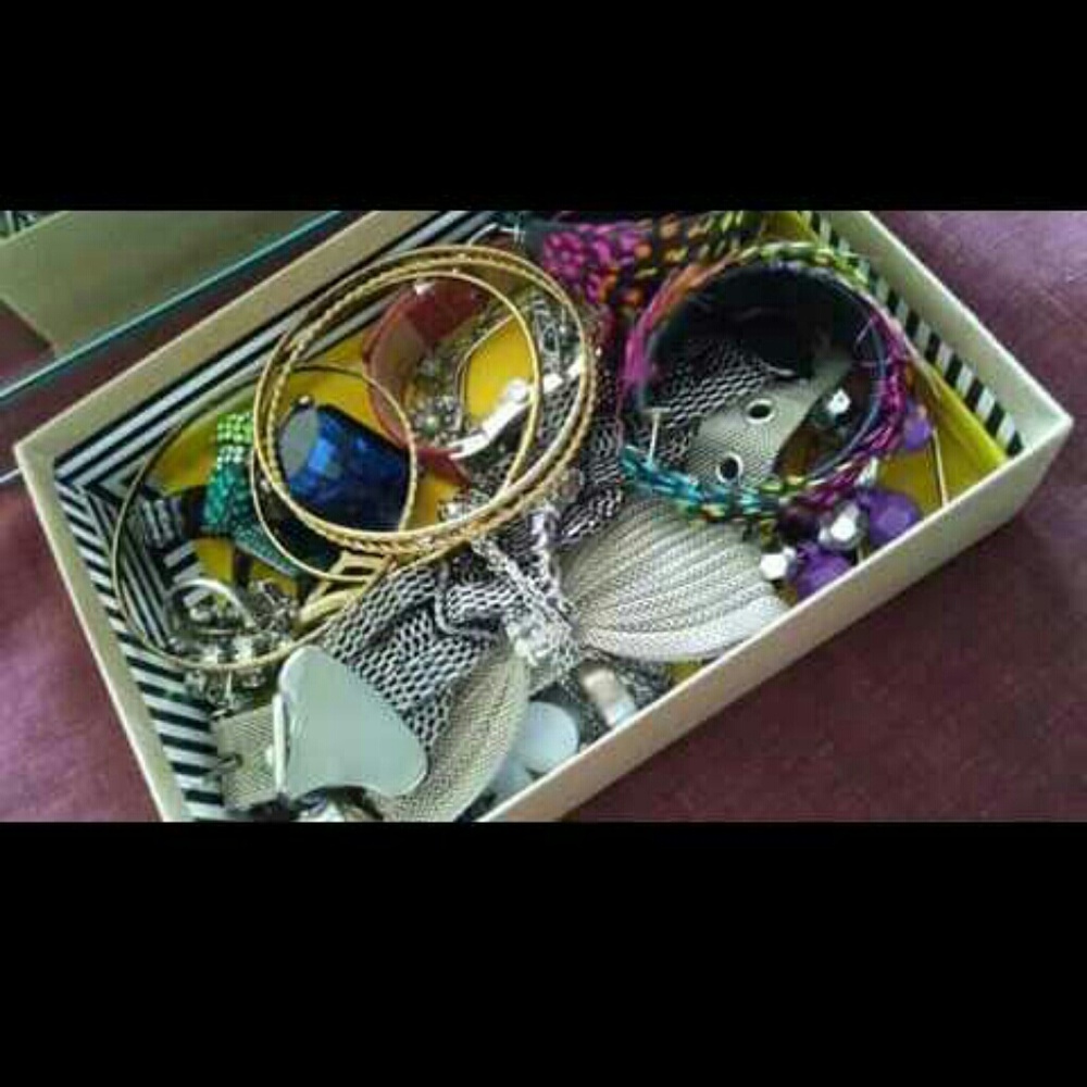 Box of jewelry